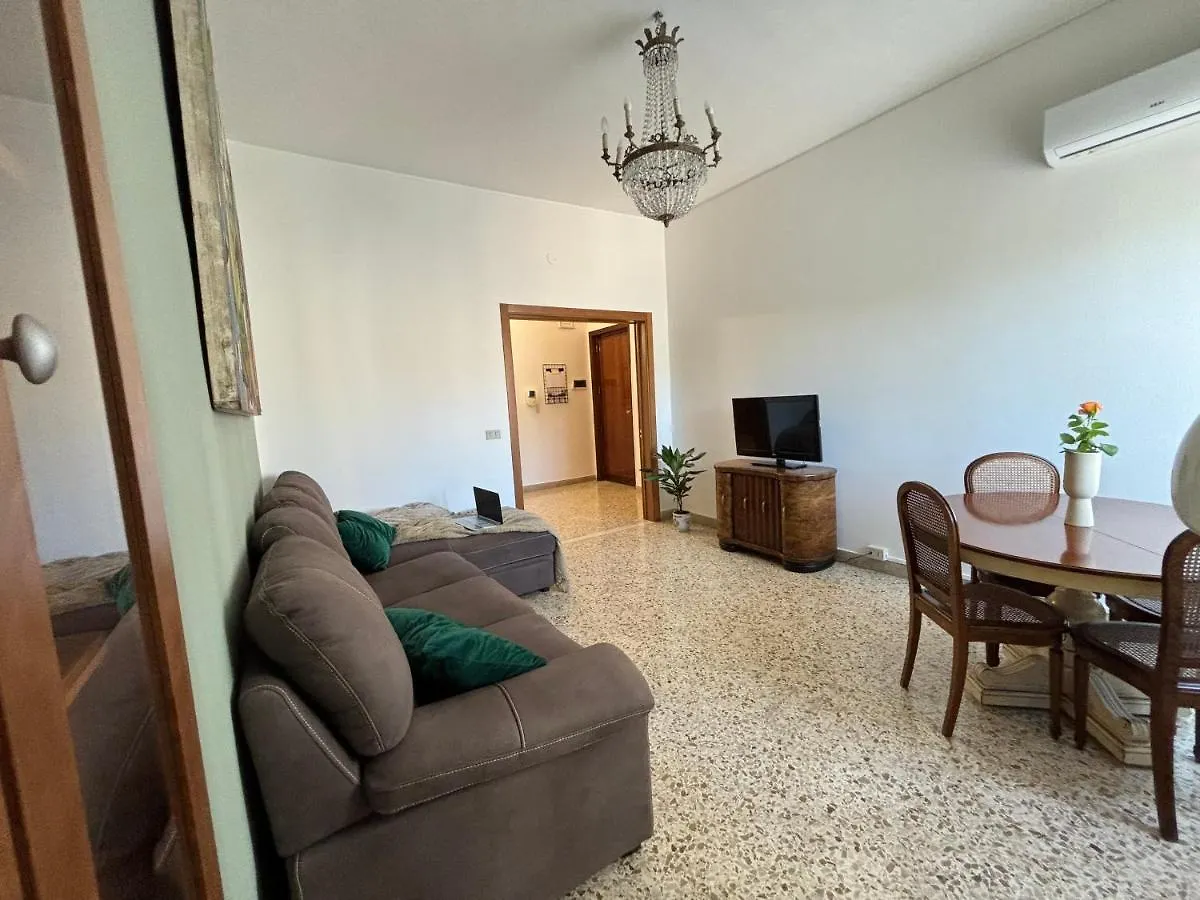 Ekry Apartment باليرمو
